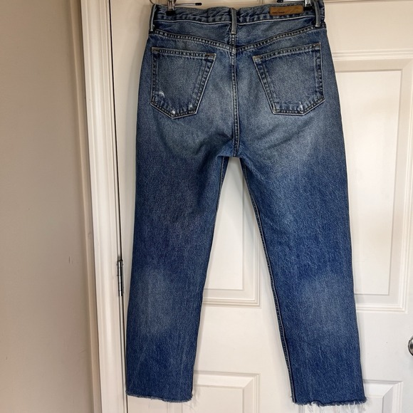 GRLFRND Light Wash Helena‎ Midrise Straight Leg Cropped. Raw Hem Size 28 - Picture 4 of 12